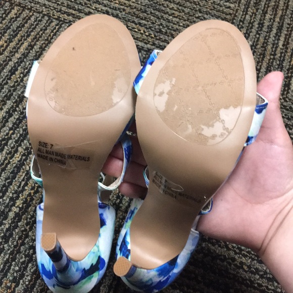 Heels - Picture 3 of 3